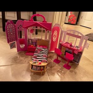 Portable Barbie Getaway House